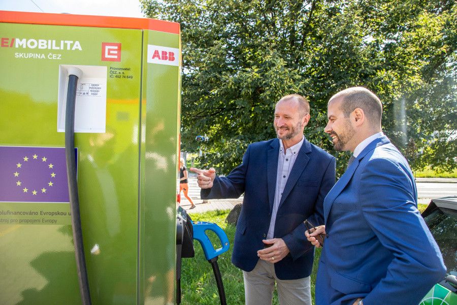 Ostrava má pět nových rychlodobíječek pro elektromobily